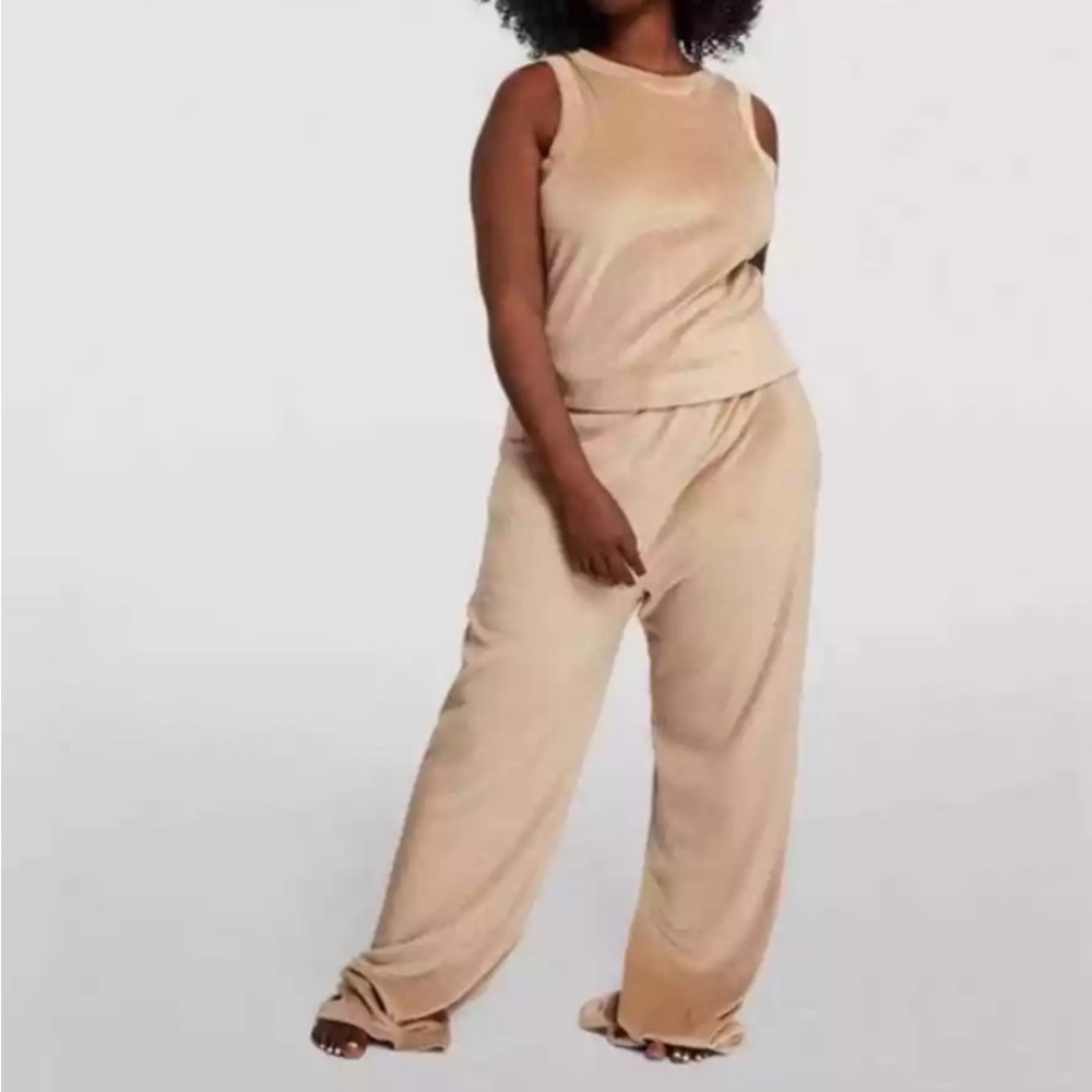 NWT SKIMS Velour Crewneck Muscle Tank in Honey XL